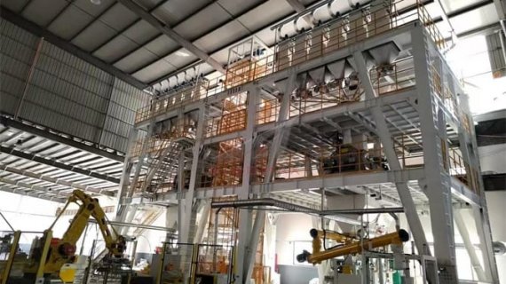 Setelah pemasangan, pelanggan memesan dua jalur baru lagi untuk perekat ubin.